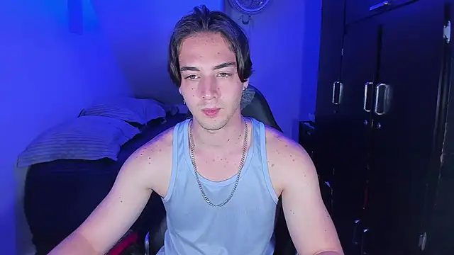 Alex smith00 online show from September 19, 2:23 am