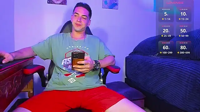 Alex smith00 online show from December 4, 11:02 pm