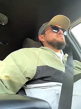 Ozzy420  online show from December 3, 9:54 pm