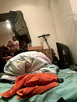 shehandme online show from October 5, 8:35 pm