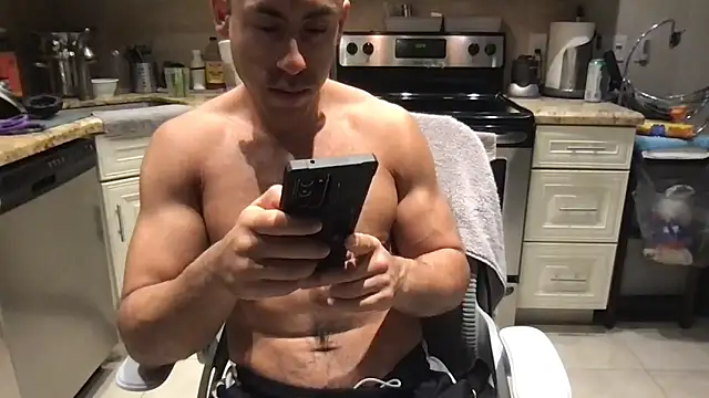 BigGuyMuscle online show from March 13, 2:30 am