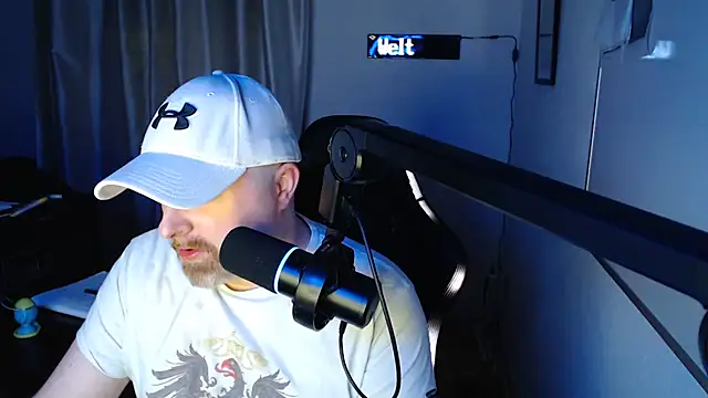 Snapshot of DerPornoPete chatting on January 9, 1:08 am DerPornoPete online show from January 9, 1:08 am