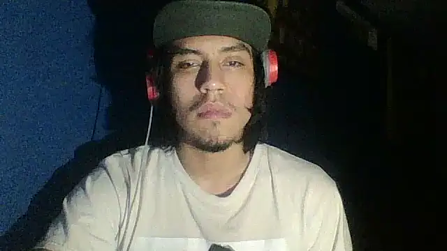 Snapshot of AlexAlejandro13 chatting on October 12, 8:19 am AlexAlejandro13 online show from October 12, 8:19 am