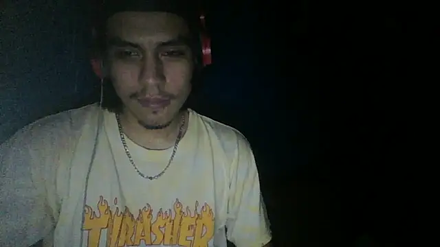 Snapshot of AlexAlejandro13 chatting on September 23, 7:18 am AlexAlejandro13 online show from September 23, 7:18 am