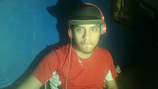 Snapshot of AlexAlejandro13 chatting on October 3, 7:24 am AlexAlejandro13 online show from October 3, 7:24 am