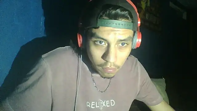 Snapshot of AlexAlejandro13 chatting on September 26, 7:50 am AlexAlejandro13 online show from September 26, 7:50 am