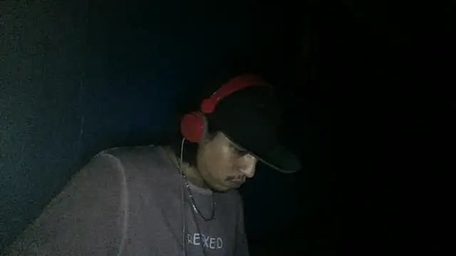 Snapshot of AlexAlejandro13 chatting on September 25, 7:40 am AlexAlejandro13 online show from September 25, 7:40 am