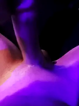 Snapshot of MrDaRkO_420 chatting on February 15, 8:44 am MrDaRkO 420 online show from February 15, 8:44 am