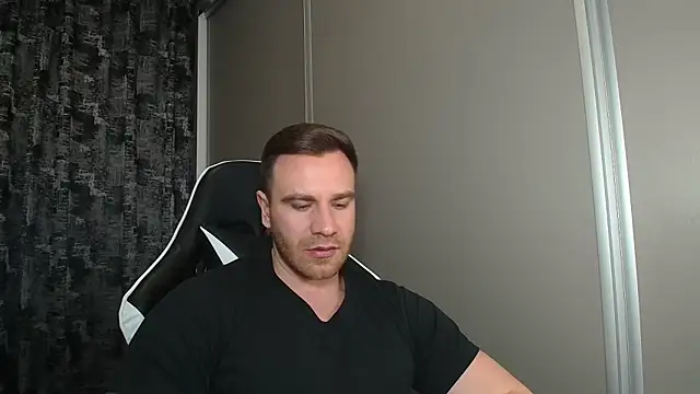 Thori92 online show from April 8, 5:43 pm