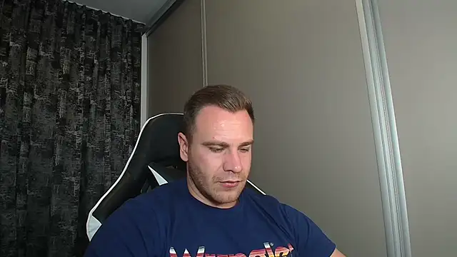 Snapshot of Thori92 chatting on September 24, 5:33 pm Thori92 online show from September 24, 5:33 pm