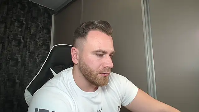 Snapshot of Thori92 chatting on February 25, 7:36 pm Thori92 online show from February 25, 7:36 pm