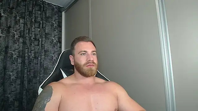 Snapshot of Thori92 chatting on September 10, 8:18 pm Thori92 online show from September 10, 8:18 pm