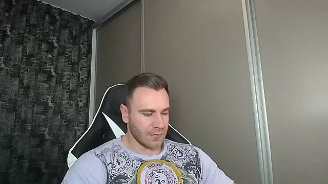 Snapshot of Thori92 chatting on January 17, 6:58 pm Thori92 online show from January 17, 6:58 pm