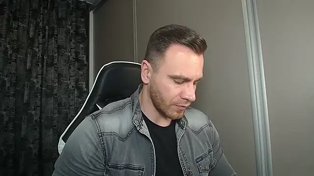 Thori92 online show from March 7, 8:17 pm