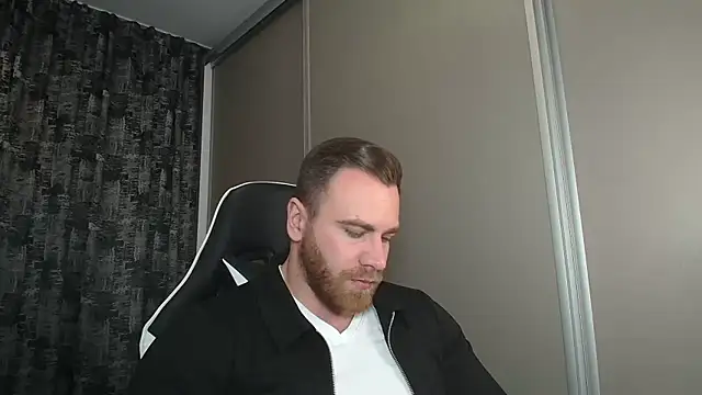 Snapshot of Thori92 chatting on March 12, 6:44 pm Thori92 online show from March 12, 6:44 pm