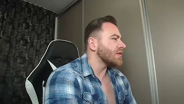 Snapshot of Thori92 chatting on February 20, 4:57 pm Thori92 online show from February 20, 4:57 pm
