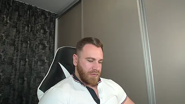 Snapshot of Thori92 chatting on March 22, 6:25 pm Thori92 online show from March 22, 6:25 pm