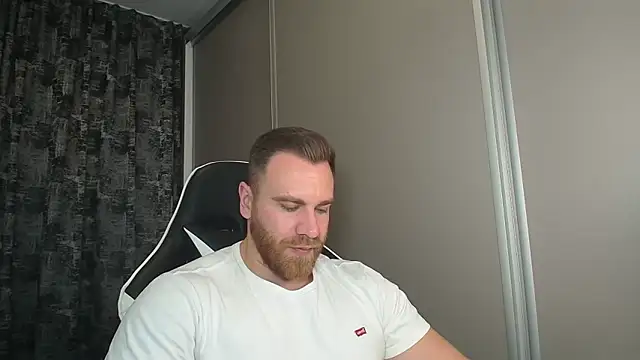 Thori92 online show from November 12, 6:35 pm