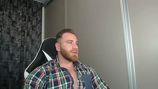 Snapshot of Thori92 chatting on September 14, 1:24 pm Thori92 online show from September 14, 1:24 pm
