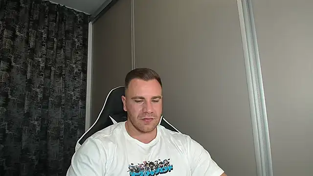 Snapshot of Thori92 chatting on September 25, 5:34 pm Thori92 online show from September 25, 5:34 pm