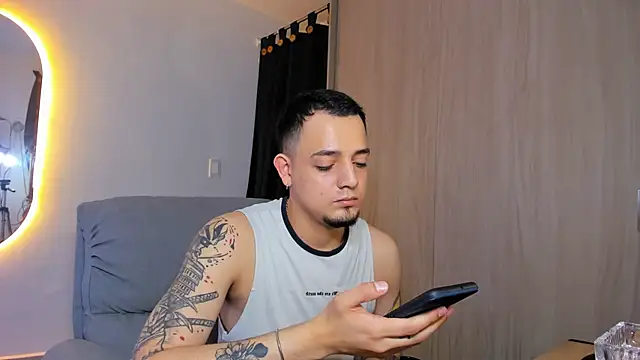 alejandro calderon1 online show from February 25, 4:46 am