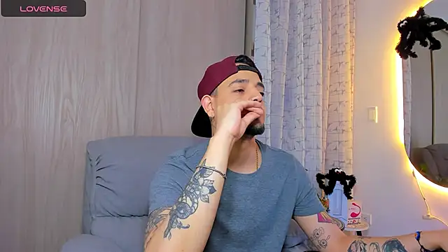 alejandro calderon1 online show from October 12, 5:12 am