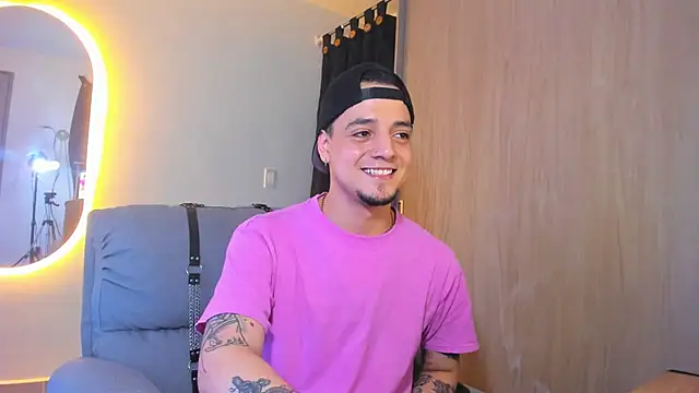 alejandro calderon1 online show from January 17, 5:11 am