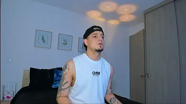 alejandro calderon1 online show from December 15, 1:57 am