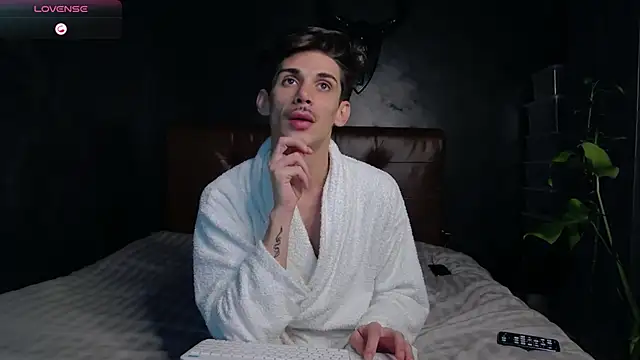 DanielCrush1 online show from November 19, 5:13 pm