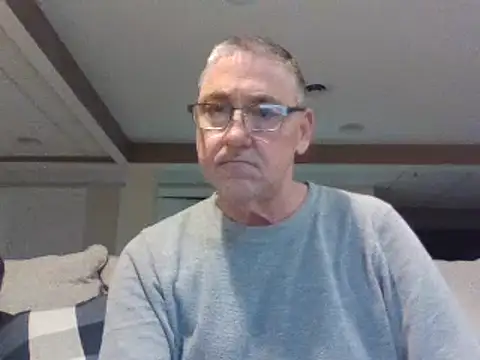 Snapshot of takeitall101 chatting on March 15, 4:46 am takeitall101 online show from March 15, 4:46 am