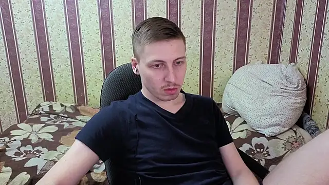 darienlarge online show from January 13, 6:45 pm