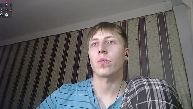 darienlarge online show from February 26, 1:00 am