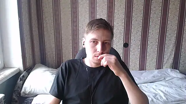 darienlarge online show from March 8, 9:35 am