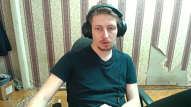 darienlarge online show from September 18, 4:31 pm