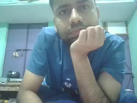 Snapshot of Desiboi4u chatting on November 1, 2:21 pm Desiboi4u online show from November 1, 2:21 pm