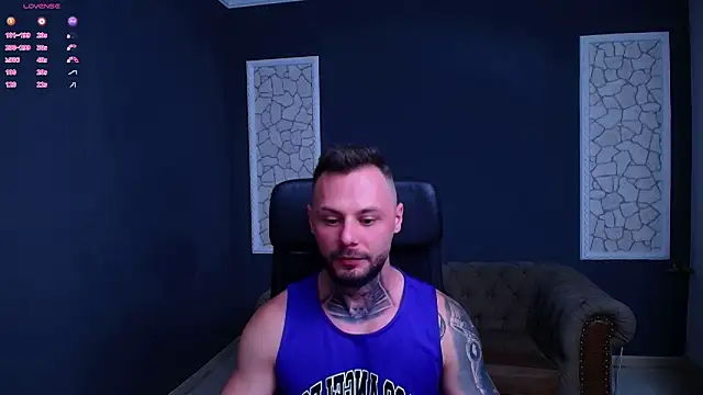 Snapshot of BrianHunts chatting on October 15, 6:21 am BrianHunts online show from October 15, 6:21 am