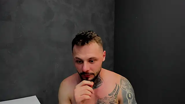 Snapshot of BrianHunts chatting on January 13, 4:41 pm BrianHunts online show from January 13, 4:41 pm