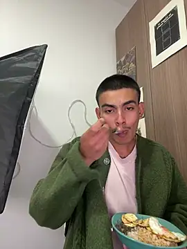 sorry-mom69 online show from December 14, 8:49 pm