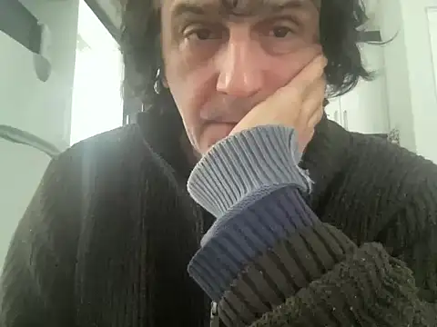 Snapshot of ALPHANDRE chatting on January 22, 8:51 am ALPHANDRE online show from January 22, 8:51 am