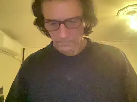 Snapshot of ALPHANDRE chatting on February 1, 4:00 pm ALPHANDRE online show from February 1, 4:00 pm