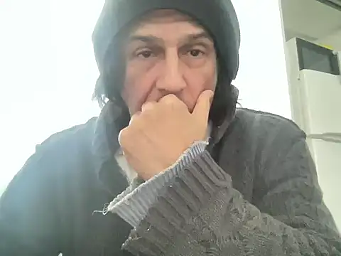 Snapshot of ALPHANDRE chatting on February 20, 8:17 am ALPHANDRE online show from February 20, 8:17 am