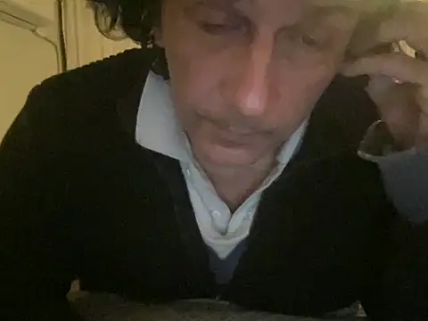 Snapshot of ALPHANDRE chatting on January 24, 4:06 pm ALPHANDRE online show from January 24, 4:06 pm