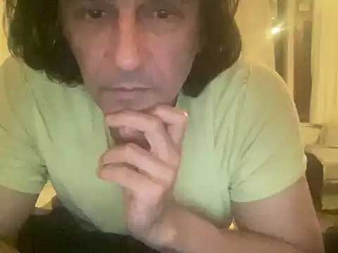 Snapshot of ALPHANDRE chatting on March 8, 5:52 pm ALPHANDRE online show from March 8, 5:52 pm
