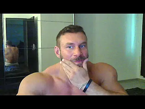 Snapshot of muscularkevin chatting on September 30, 1:36 pm muscularkevin online show from September 30, 1:36 pm