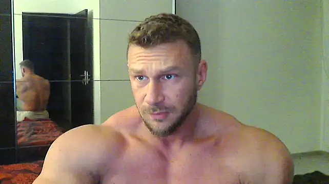 Snapshot of muscularkevin chatting on December 12, 4:37 am muscularkevin online show from December 12, 4:37 am