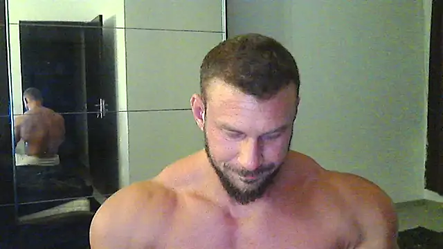 Snapshot of muscularkevin chatting on September 9, 6:40 pm muscularkevin online show from September 9, 6:40 pm