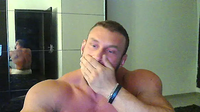 Snapshot of muscularkevin chatting on September 8, 6:29 pm muscularkevin online show from September 8, 6:29 pm