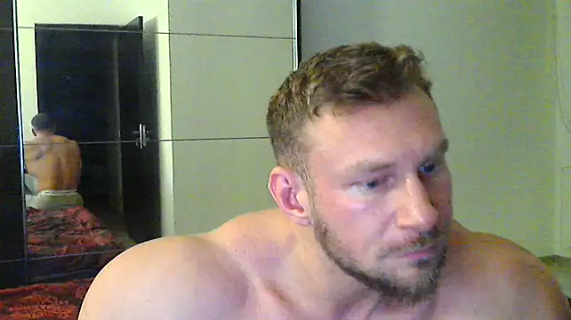 Snapshot of muscularkevin chatting on December 19, 2:46 pm muscularkevin online show from December 19, 2:46 pm