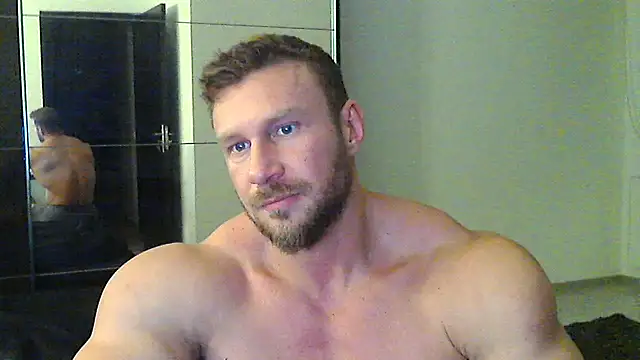 Snapshot of muscularkevin chatting on December 28, 2:22 pm muscularkevin online show from December 28, 2:22 pm
