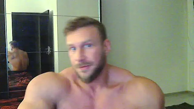 Snapshot of muscularkevin chatting on December 4, 3:10 pm muscularkevin online show from December 4, 3:10 pm